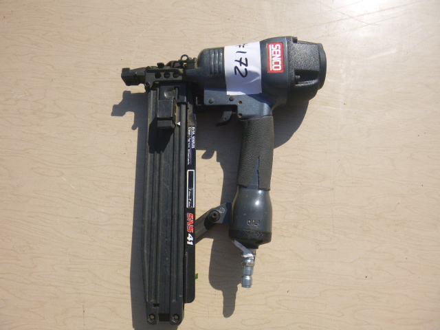 lot 172 image: Senco 12 Gauge Staple Gun