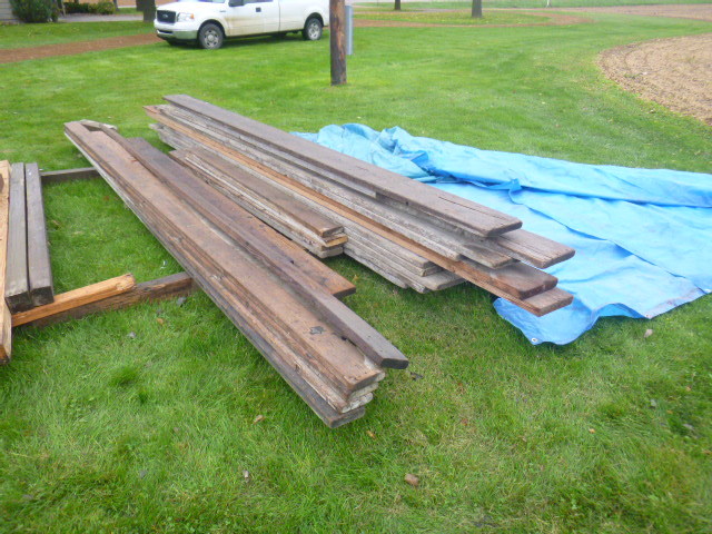 lot 188 image: Lot of Wood Boards