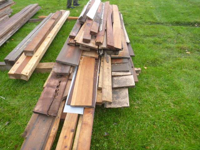 lot 190 image: Lot of Wood Boards