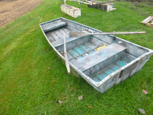 lot 192 image: Row Boat