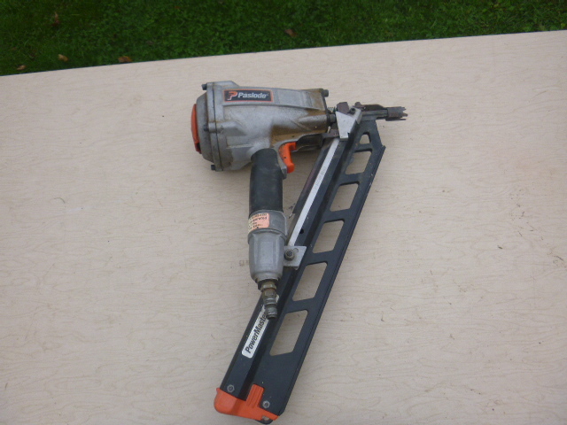 lot 200 image: Paslode Power Master Plus Nailer