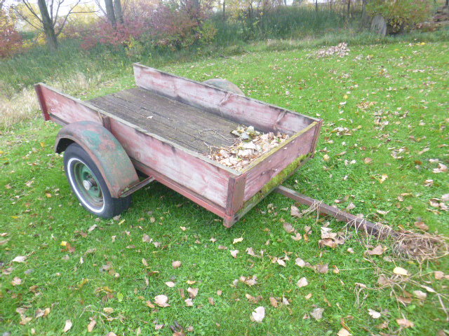 lot 9 image: Yard Trailer