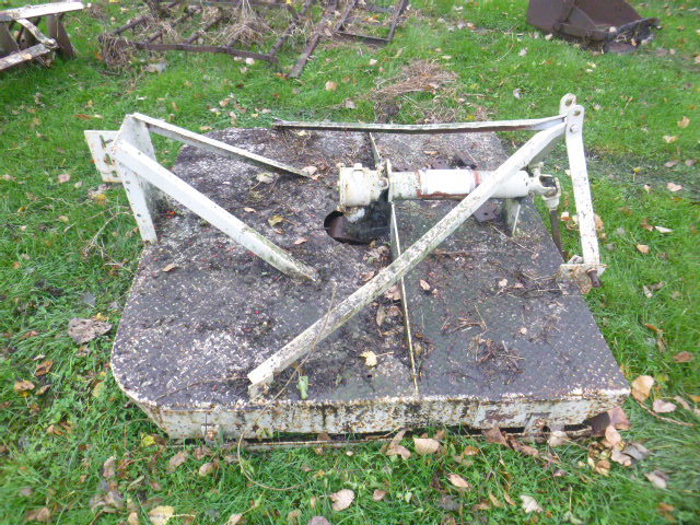 lot 11 image: Brush Cutter