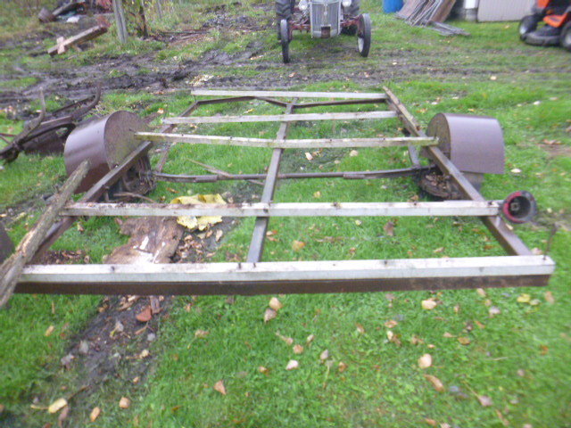 lot 13 image: Yard Trailer