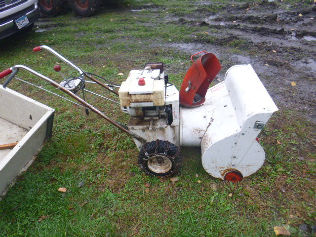 lot 16 image: Two Stage Electric Start Snow blower