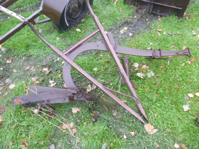 lot 21 image: Vintage Potato Picker