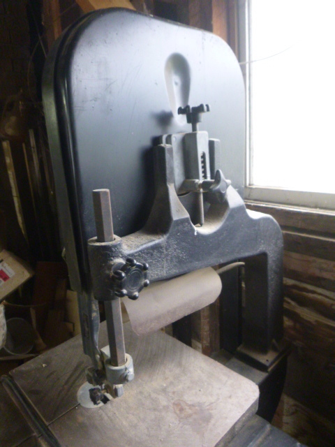 lot 25 image: Band Saw