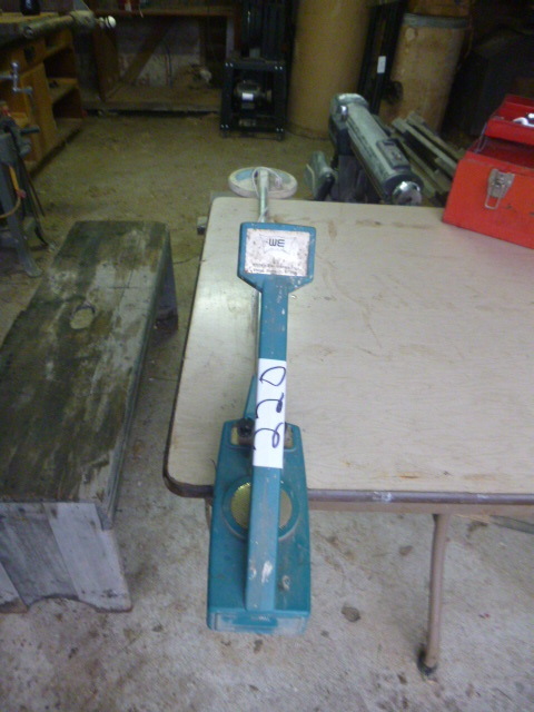 lot 220 image: Beachcomber Metal Detector