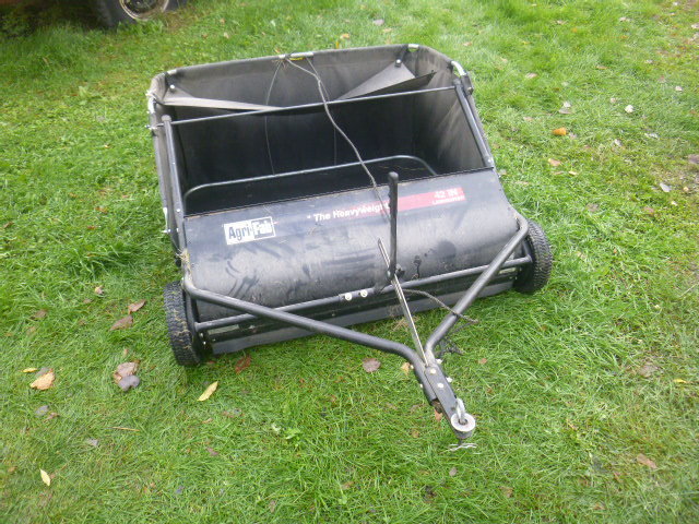 lot 39 image: Agri-Fab Lawn Sweep