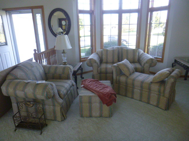 Bassett Living Room Set