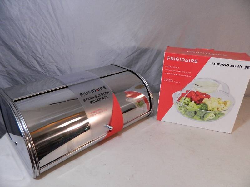 lot 52 image: New Frigidaire Items