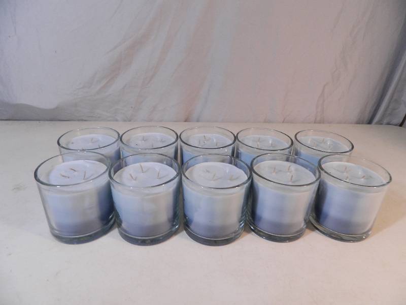 lot 58 image: 10 New 3 Wick Candles