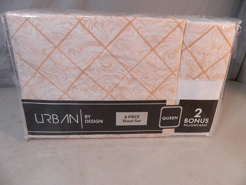 lot 77 image: New 6 Piece Queen Sheet Set
