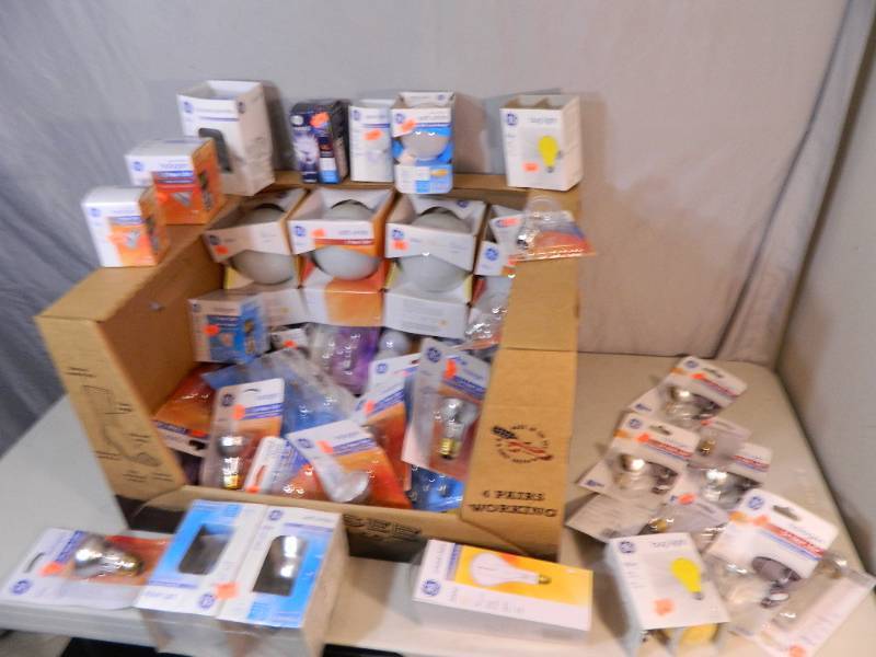 lot 83 image: Large Lot of New Light Bulbs