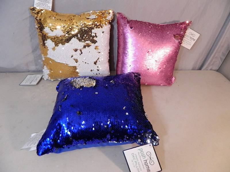 lot 88 image: 3 New Magic Sequin Pillows