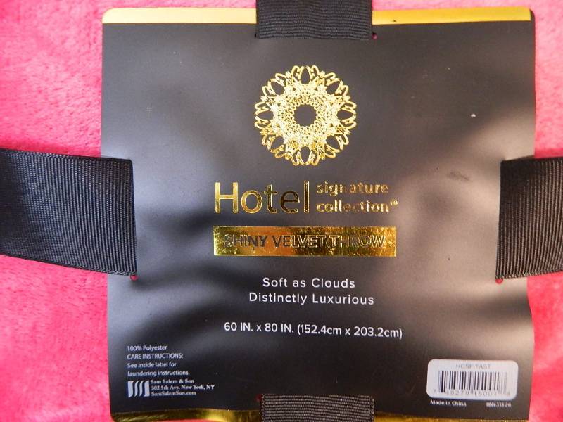 lot 96 image: New Shiny Velvet Throw