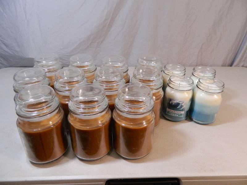 lot 104 image: 15 New Candles