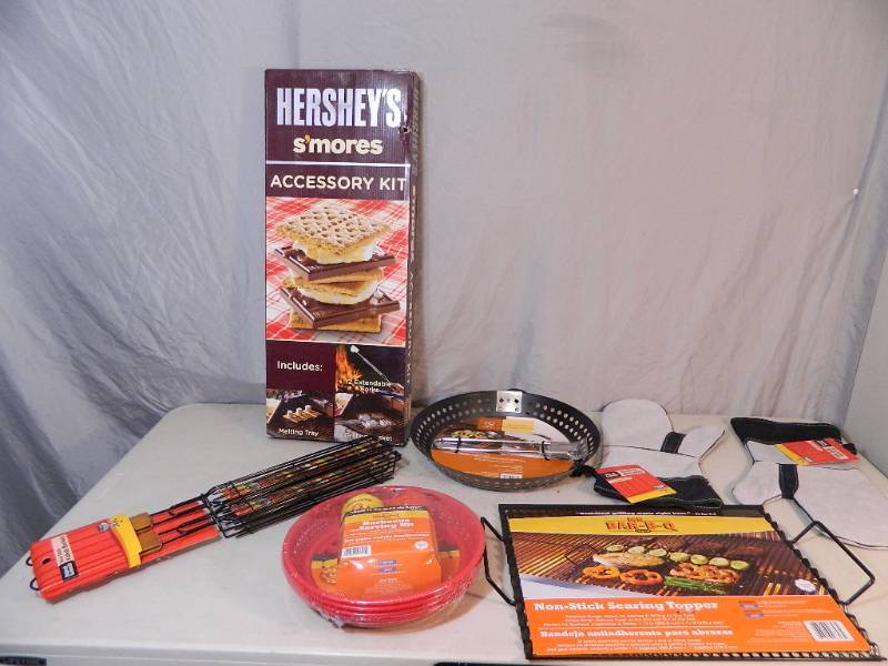 lot 134 image: New BBQ Accessories