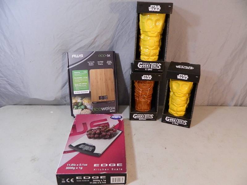 lot 138 image: 2 New Kitchen Scales and 3 New Star Wars Geeki Tikis