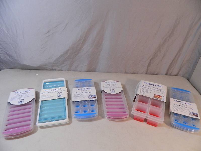 lot 143 image: 11 New Ice Cube Trays