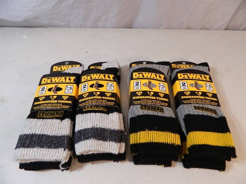 lot 148 image: 8 New Pairs of DeWalt Wool Socks