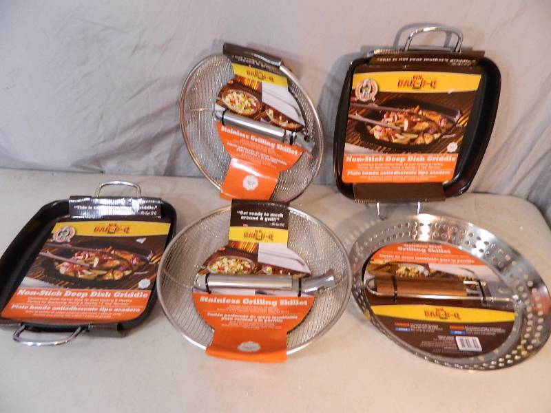 lot 205 image: 5 New BBQ Cooking Accessories