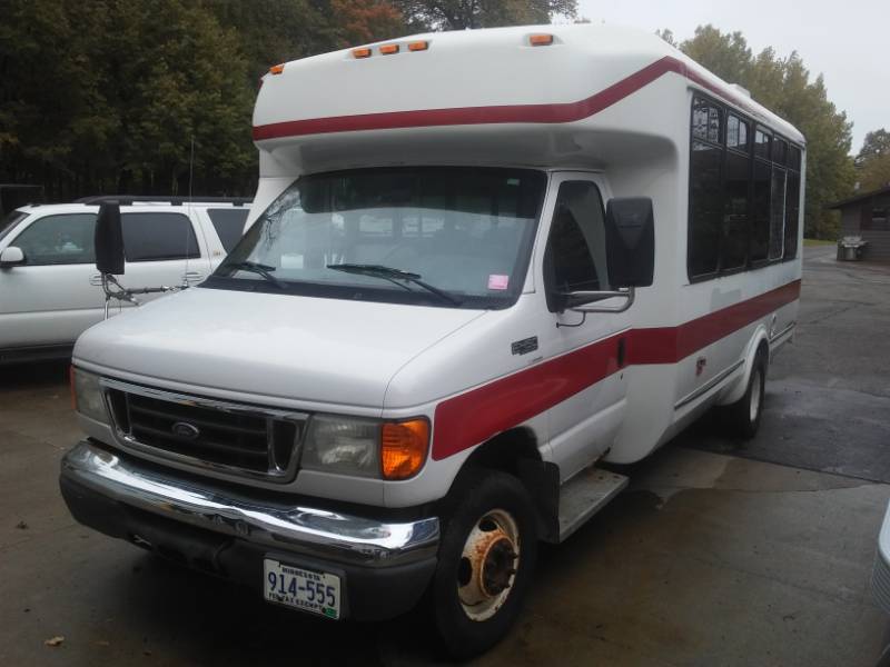 2004  FORD  E450  Handicap Accessible Van - Eldorado, Aerotech Body NO RESERVE