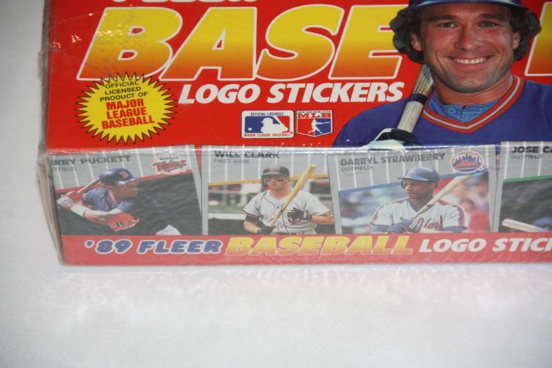 lot 15 image: 1989 Fleer Baseball Factory Sealed Complete Set