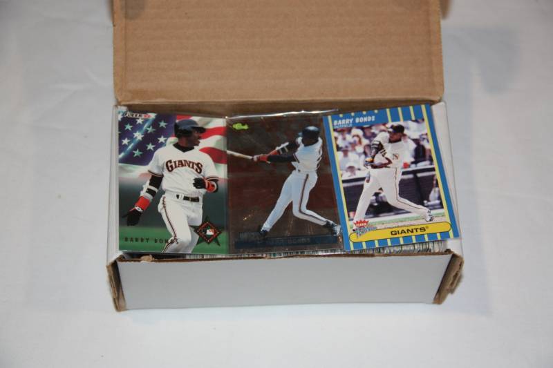 lot 40 image: Single Row Box Lot Barry Bonds