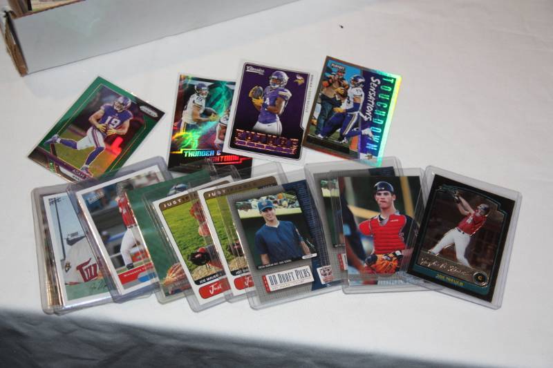 lot 92 image: Single Row Box Minnesota Twins and Minnesota Vikings