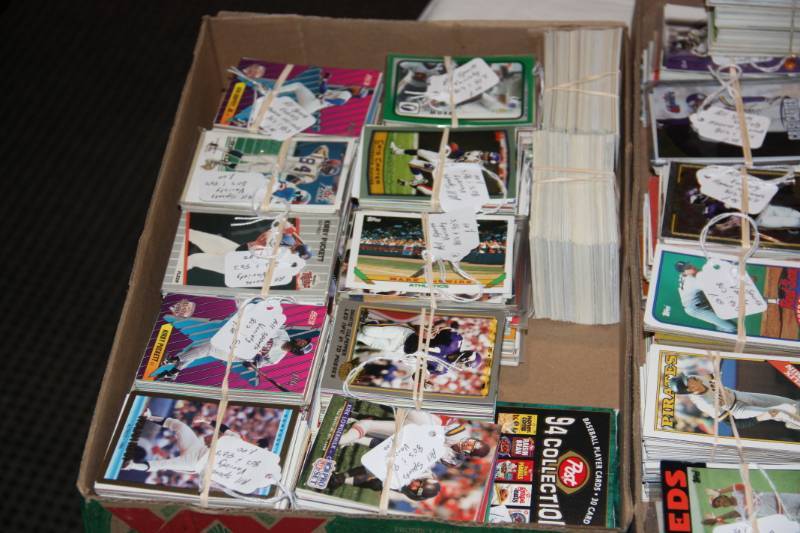 lot 99 image: Large Lot Sports Cards Random