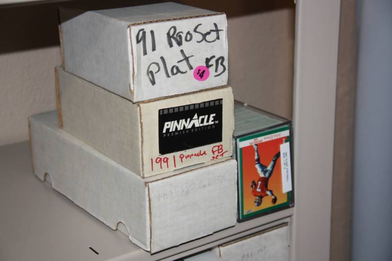lot 100 image: Large Lot of Football Card Sets