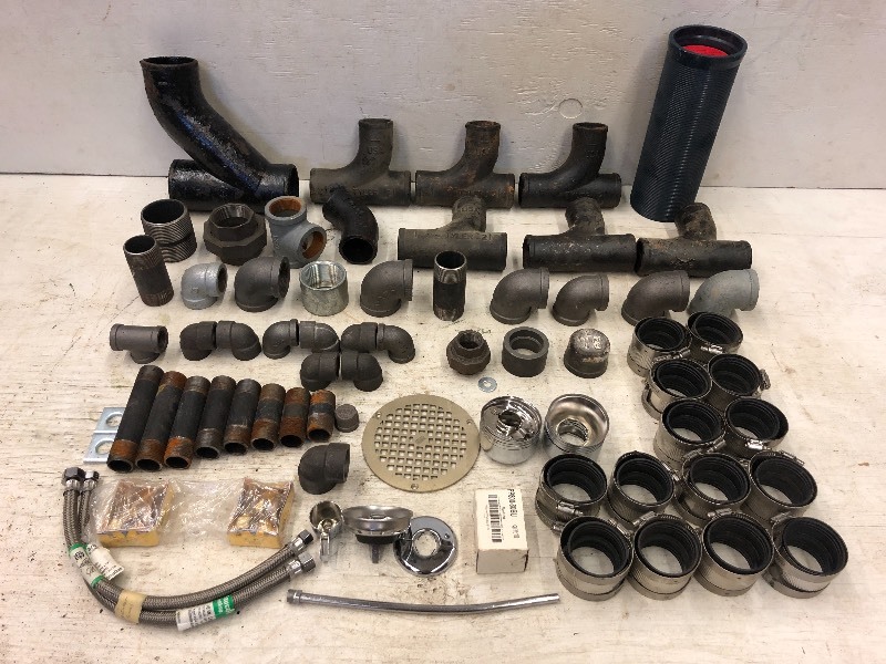 lot 41 image: Box Of Assorted Plumbing Supplies