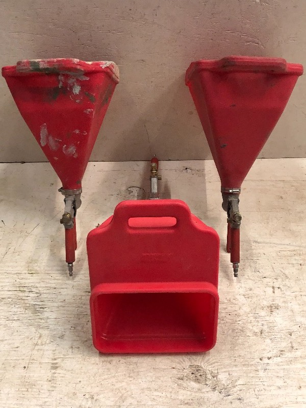 lot 61 image: (2) Texture Pro-200 Hopper Guns