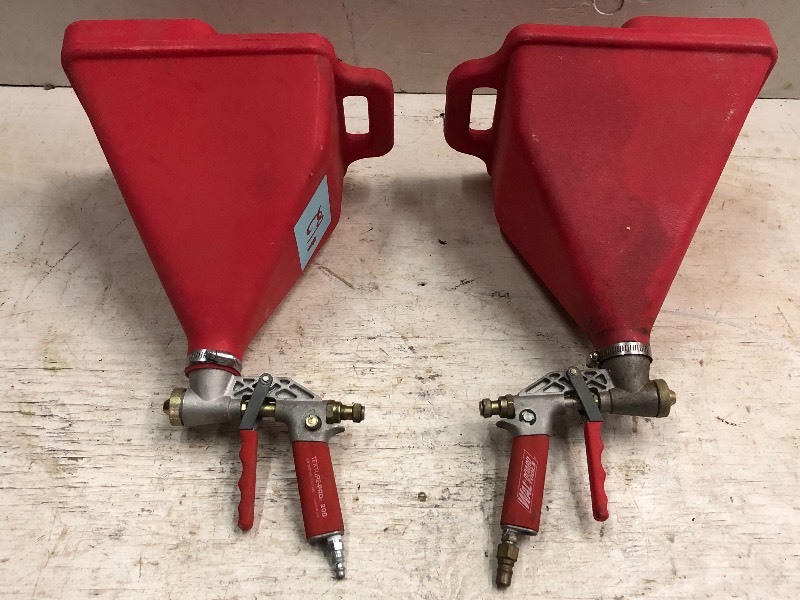 lot 62 image: (2) Texture Pro-200 Hopper Guns