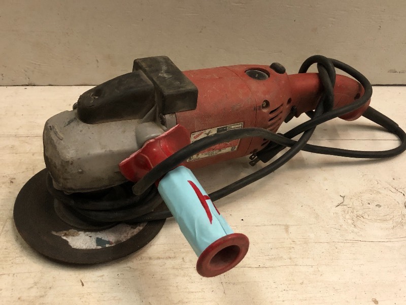 lot 64 image: Milwaukee Electric Sander  Polisher