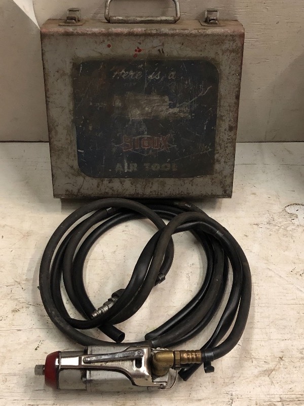 lot 68 image: Sioux 12 Pneumatic Variable Speed Wrench