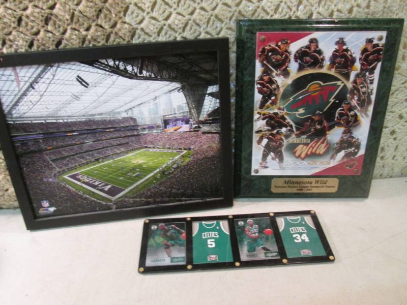 lot 19 image: Sports Collectibles MN Vikings Fram...