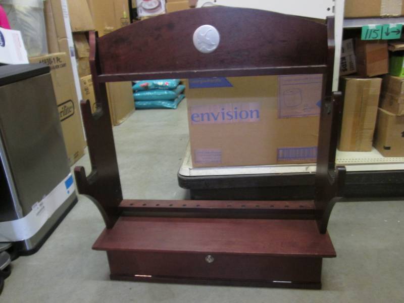 lot 38 image: Wood GunBow & Arrow Rack  RMC...