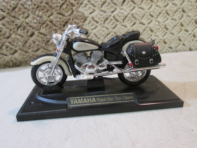 lot 63 image: Die Cast Yamaha Royal Star Tour Cla...