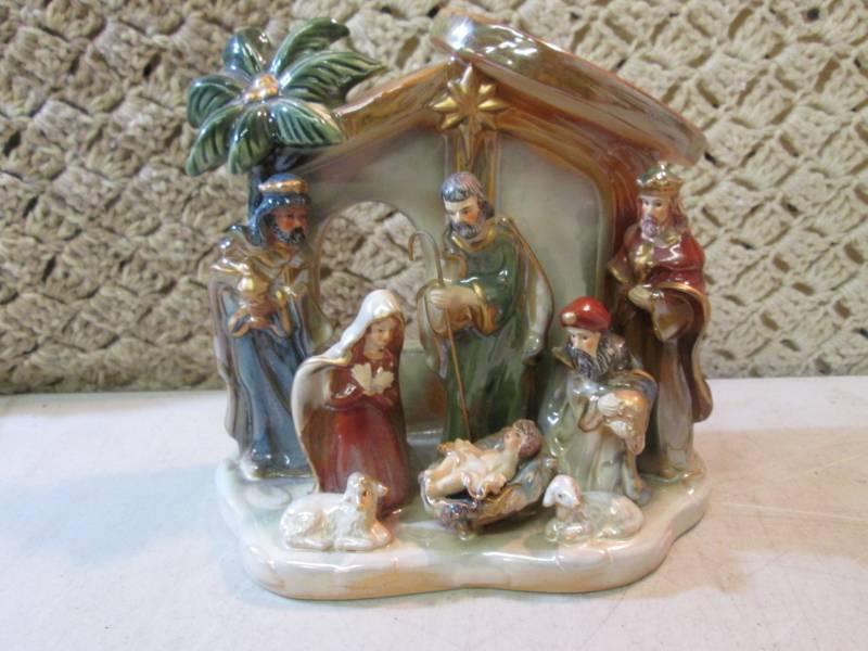 lot 67 image: Very Nice Ceramic Christmas Figure ...