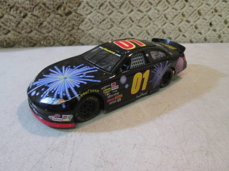 lot 69 image: Die Cast #01 Race Car 8 14 Long  ...