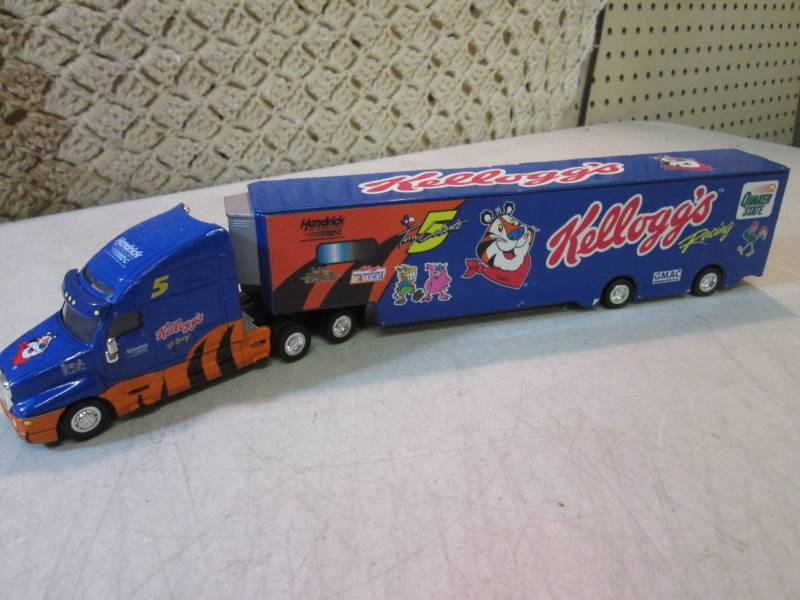 lot 71 image: Die Cast Kelloggs Racing Big Rig 14...