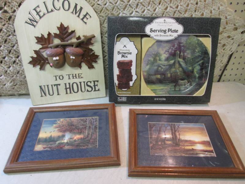 lot 112 image: Lot of Decor  F-3...