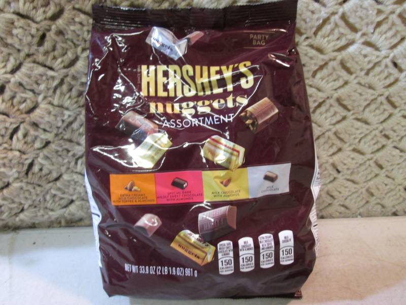 lot 133 image: Party Bag of Hersheys Nuggets Assor...