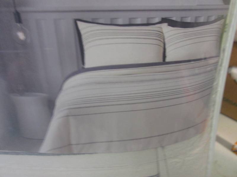 lot 167 image: Project 62 King Size Woven Jacquard...