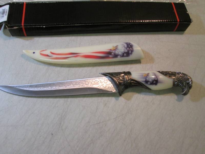 lot 200 image: 13 Decorative Patriotic Eagle Knif...