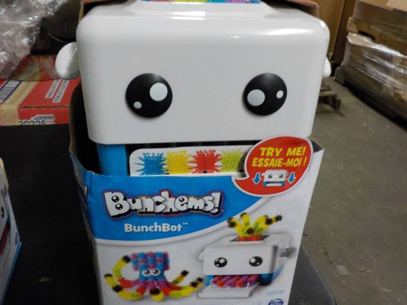 lot 10 image: Bunchems Bunch Bot...