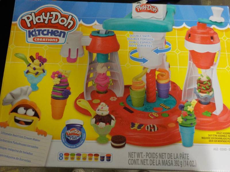 lot 15 image: Play Doh Kitchen Creations...