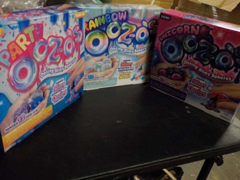 lot 25 image: Lot of 3 Oozing Slimy Sphere Kits...